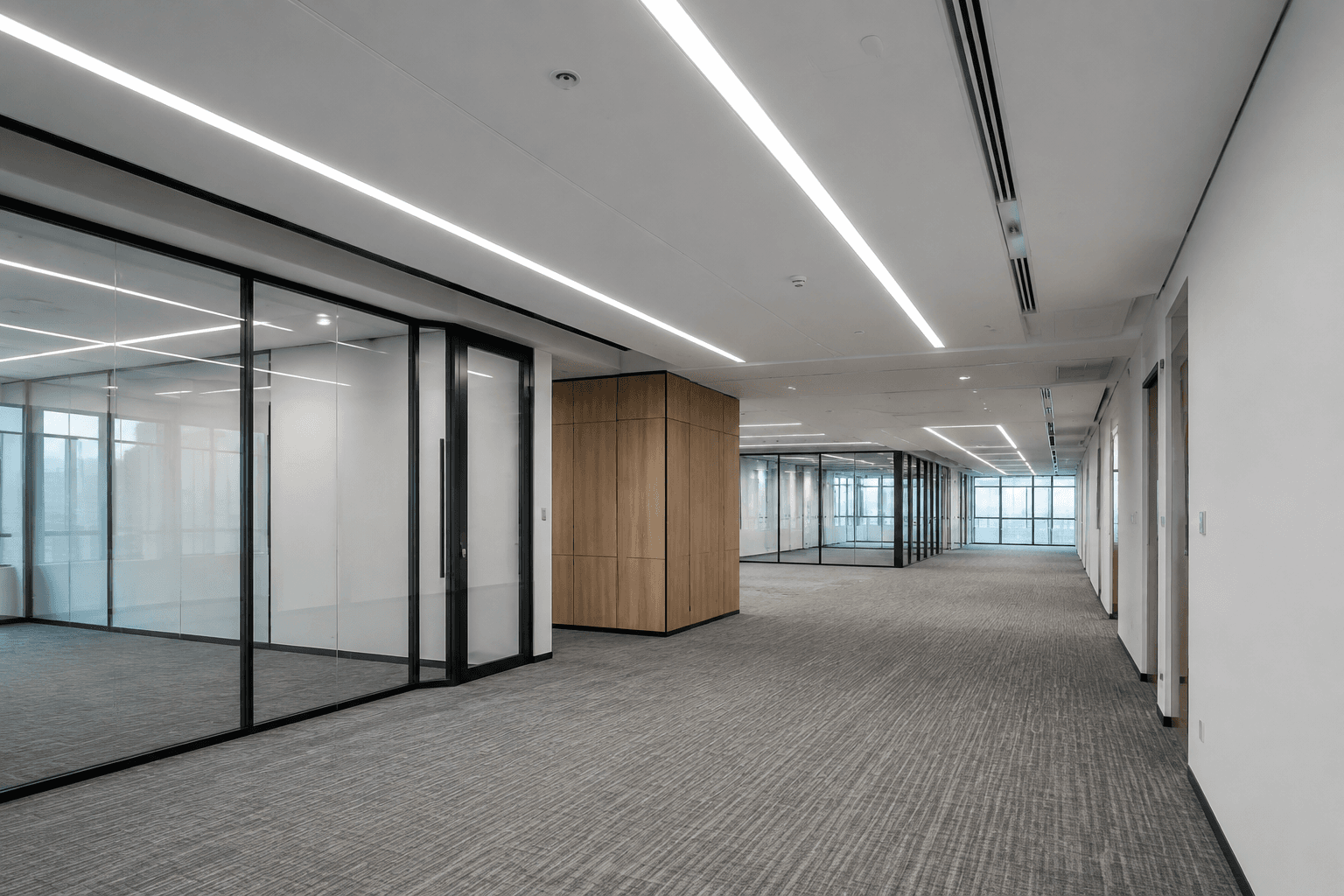 Office linear LED lighting assembled on aluminum boards